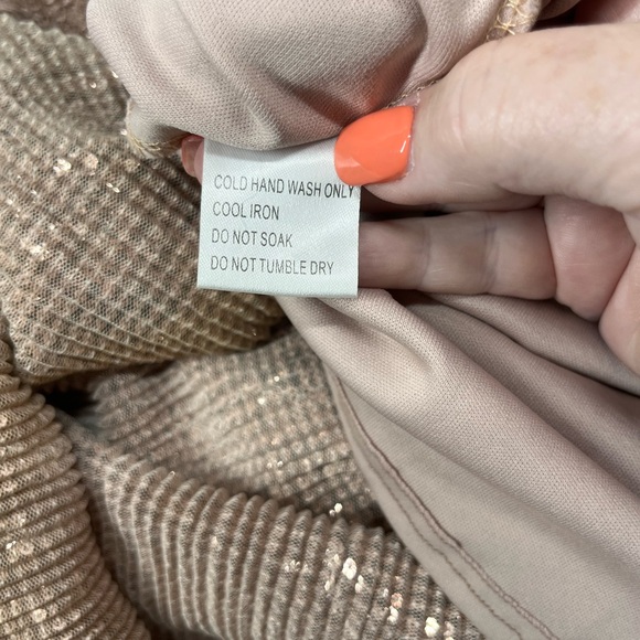 Hello Molly DREAMY SHINE SEQUIN MAXI DRESS ROSE‎ GOLD - Picture 11 of 12